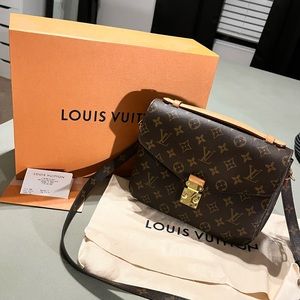 AUTHENTIC LOUIS VUITTON POCHETTE MÉTIS MONOGRAM M44875 EXCELLENT CONDITION
